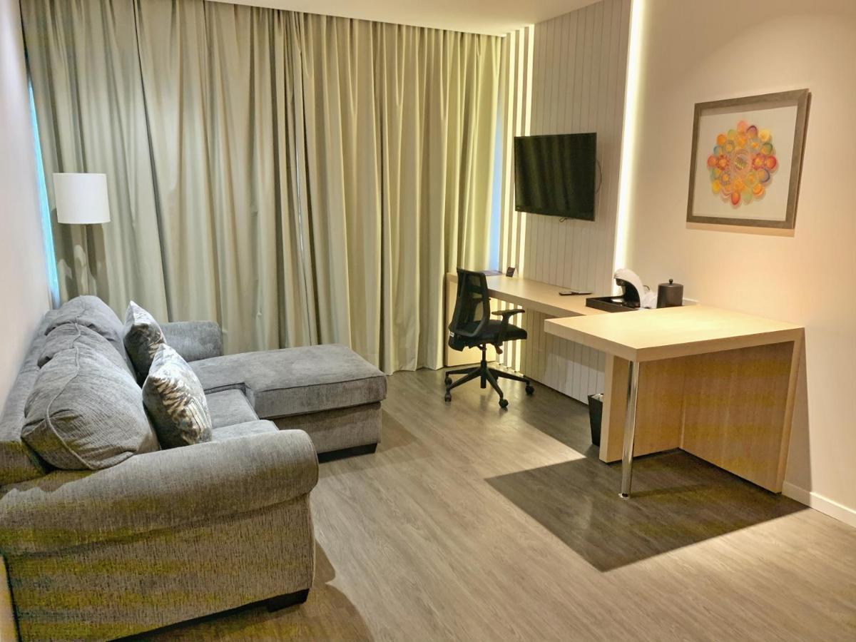 Holiday Inn Express Asuncion Aviadores , An Ihg Hotel Bagian luar foto